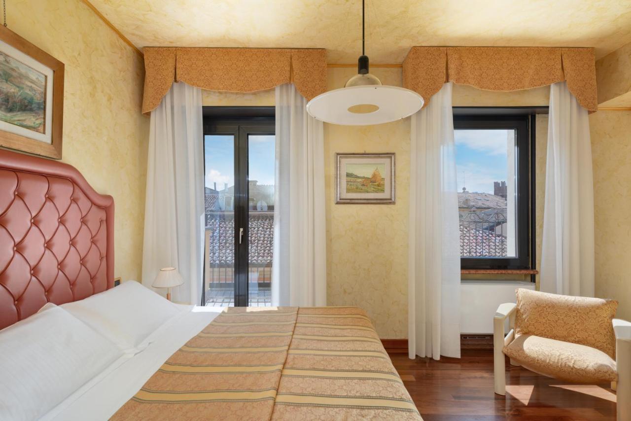 Hotel Colomba D'Oro Verona Bagian luar foto